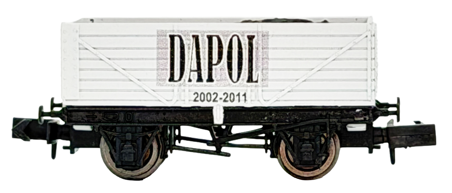 2F-071-135 7 Plank Dapol Logo 2002-2011 - Weathered