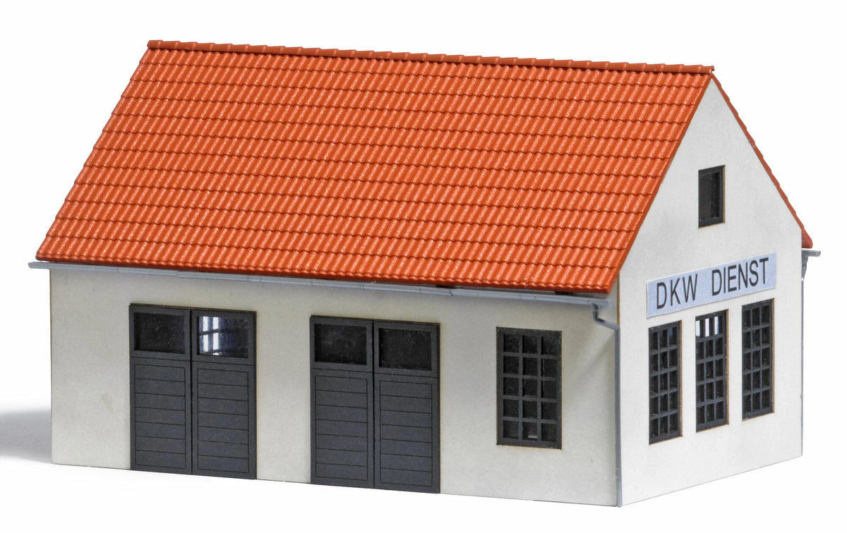 BUS1965 Small garage