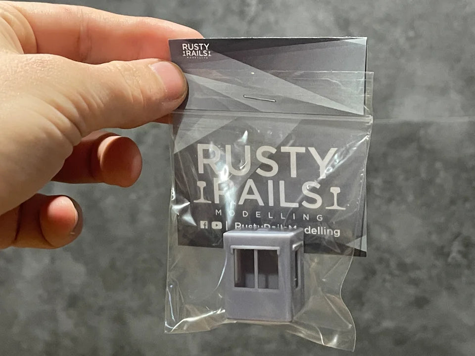 OO Gauge Kiosk (Single Pack) - Unpainted