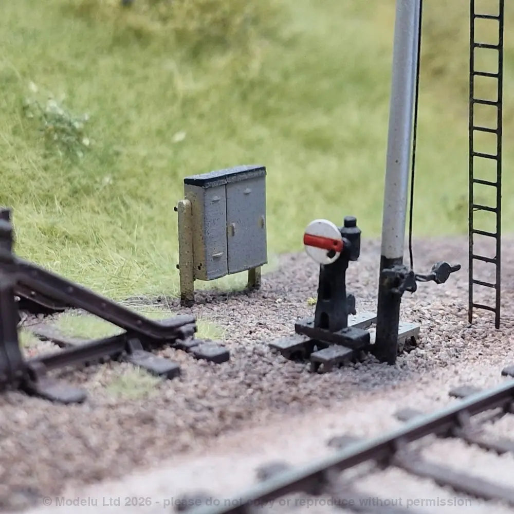 2162-148 N Gauge Lineside Details - Medium Lineside Cabinets x5