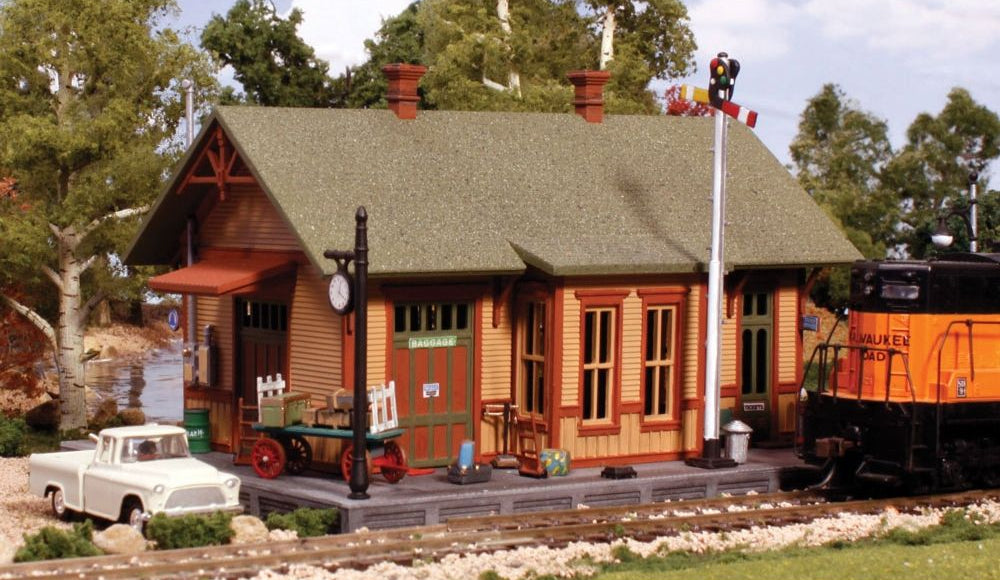 N Woodland Station Model Kit