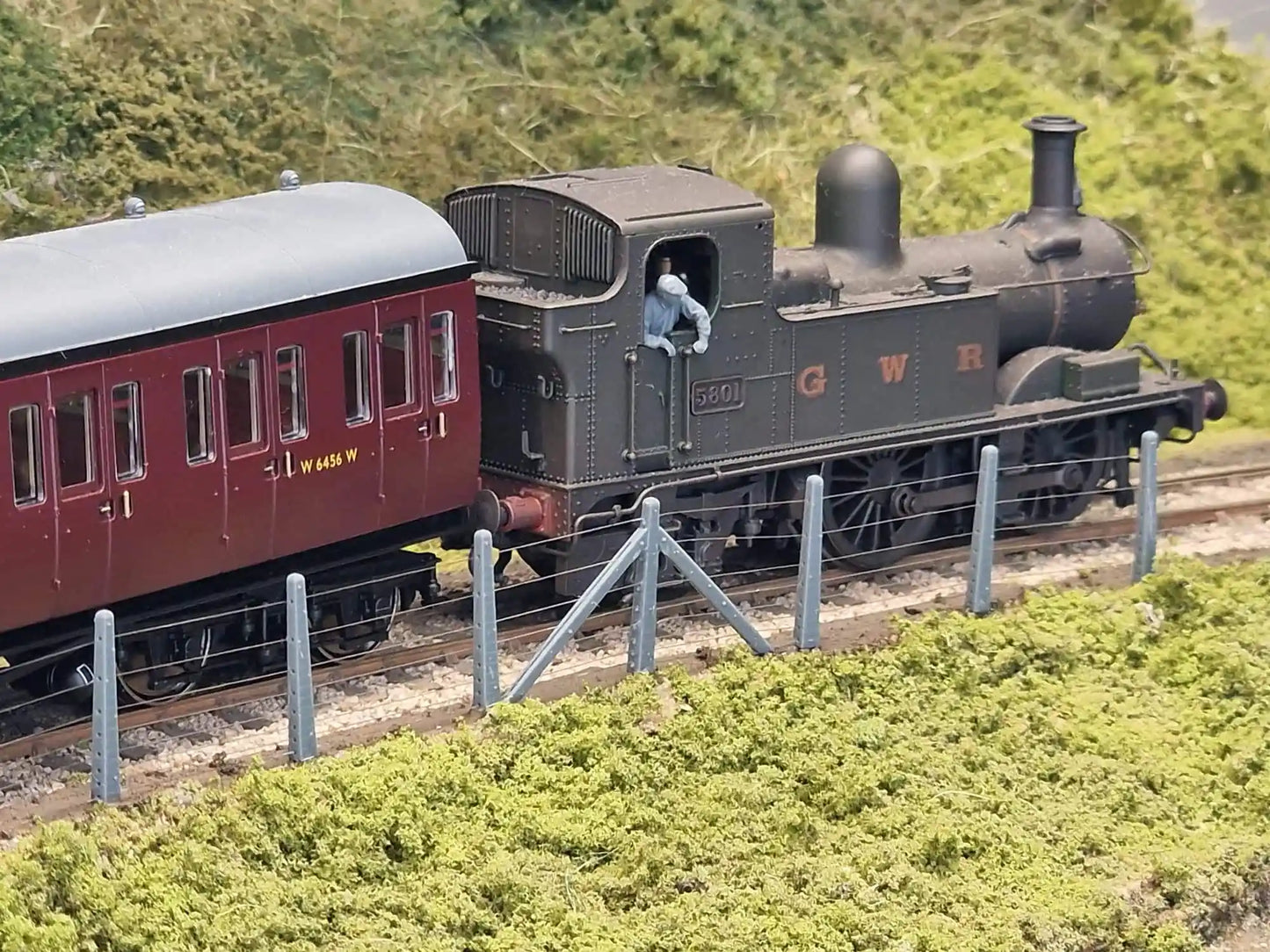 OO Gauge Detailing - GWR Concrete Fence Posts x20