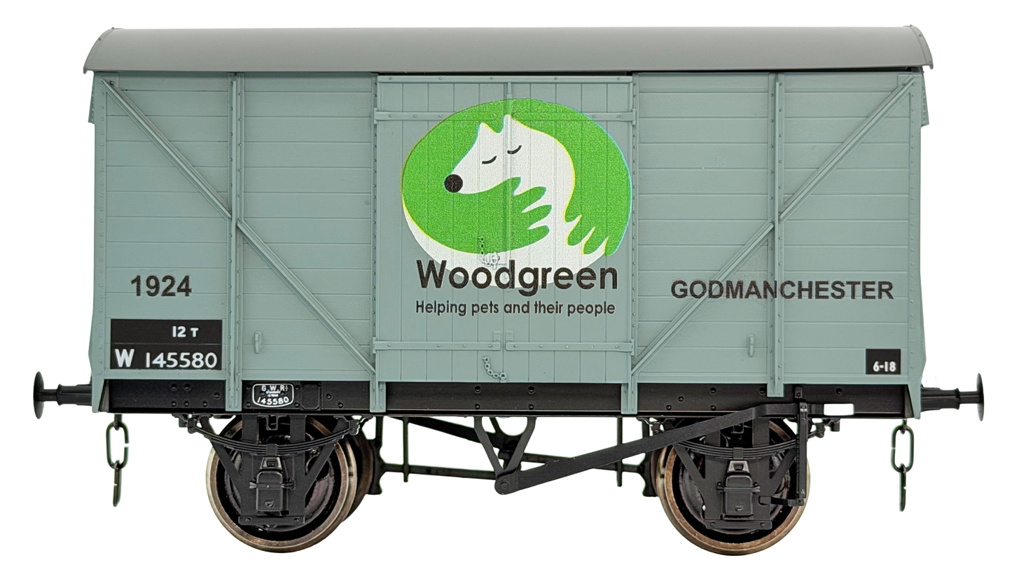 7F-066-014 GW Van Woodgreen Animal Charity