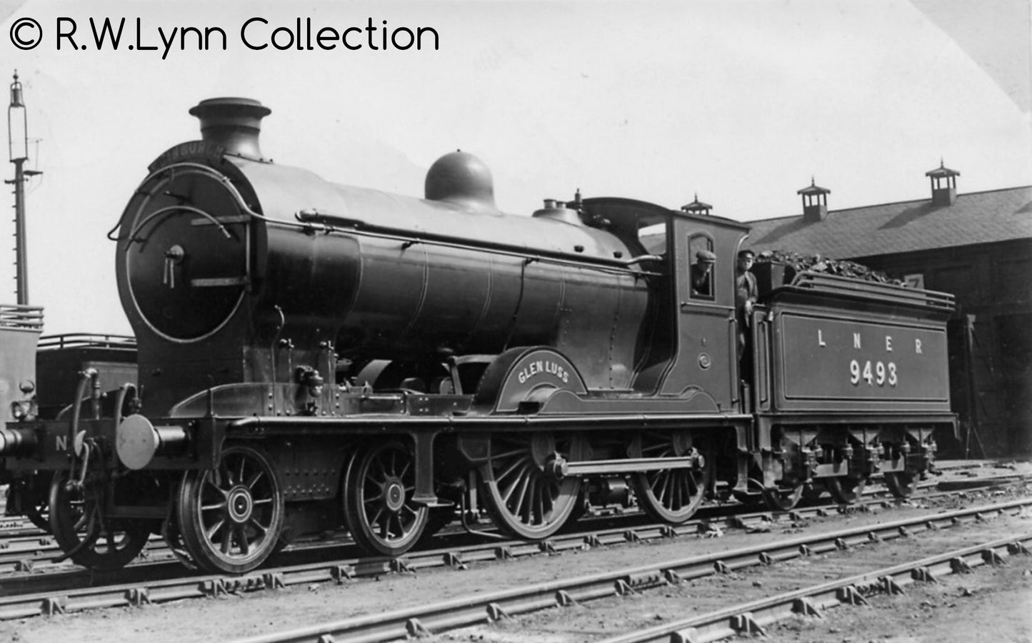 S4103-03 Class D34 ‘Glen’ 4-4-0 9493 “Glen Luss” LNER Lined Grass Green (1923-1928) Steam Locomotive