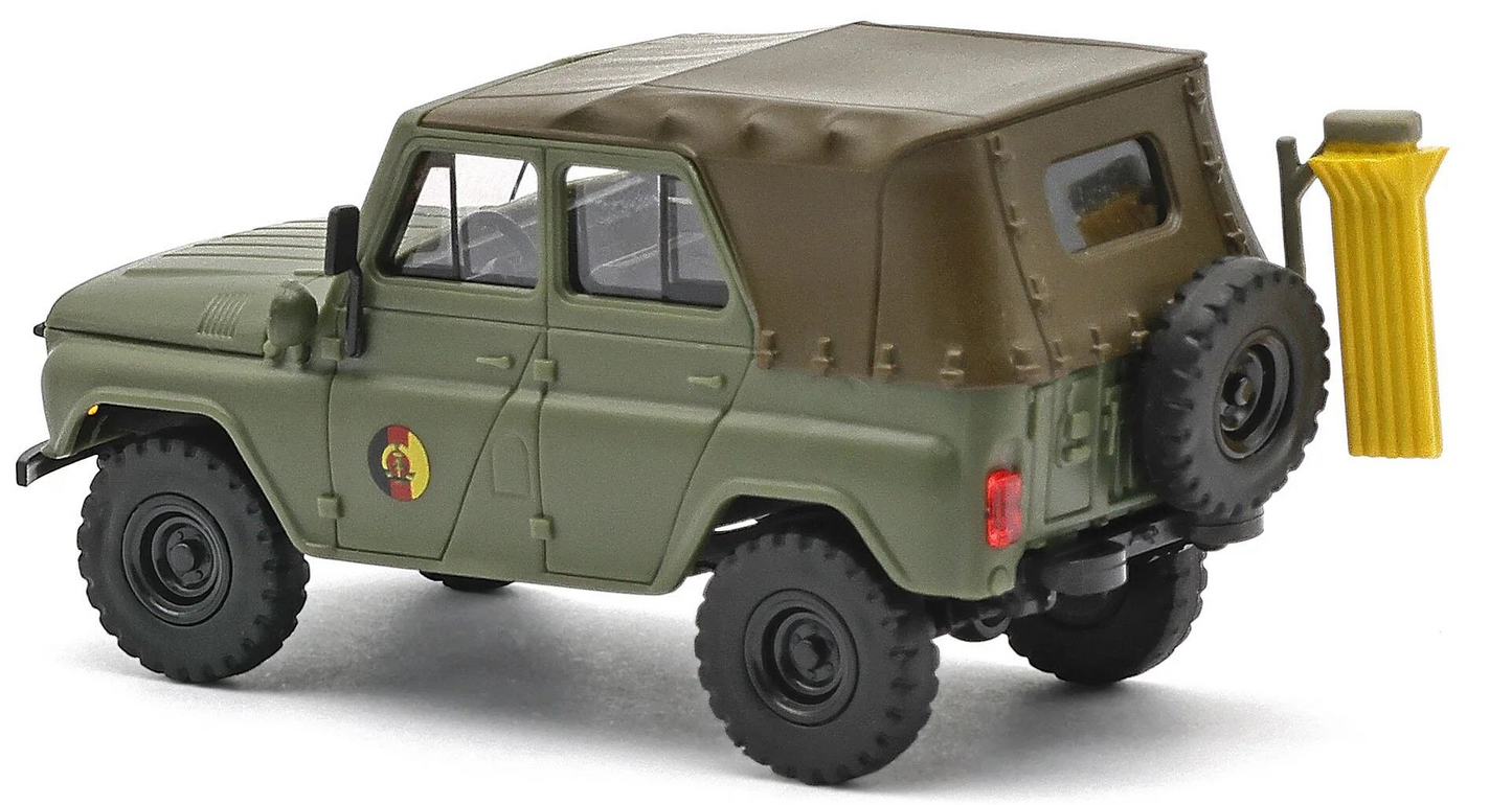 BUS52124 UAZ 469, Missile service NVA