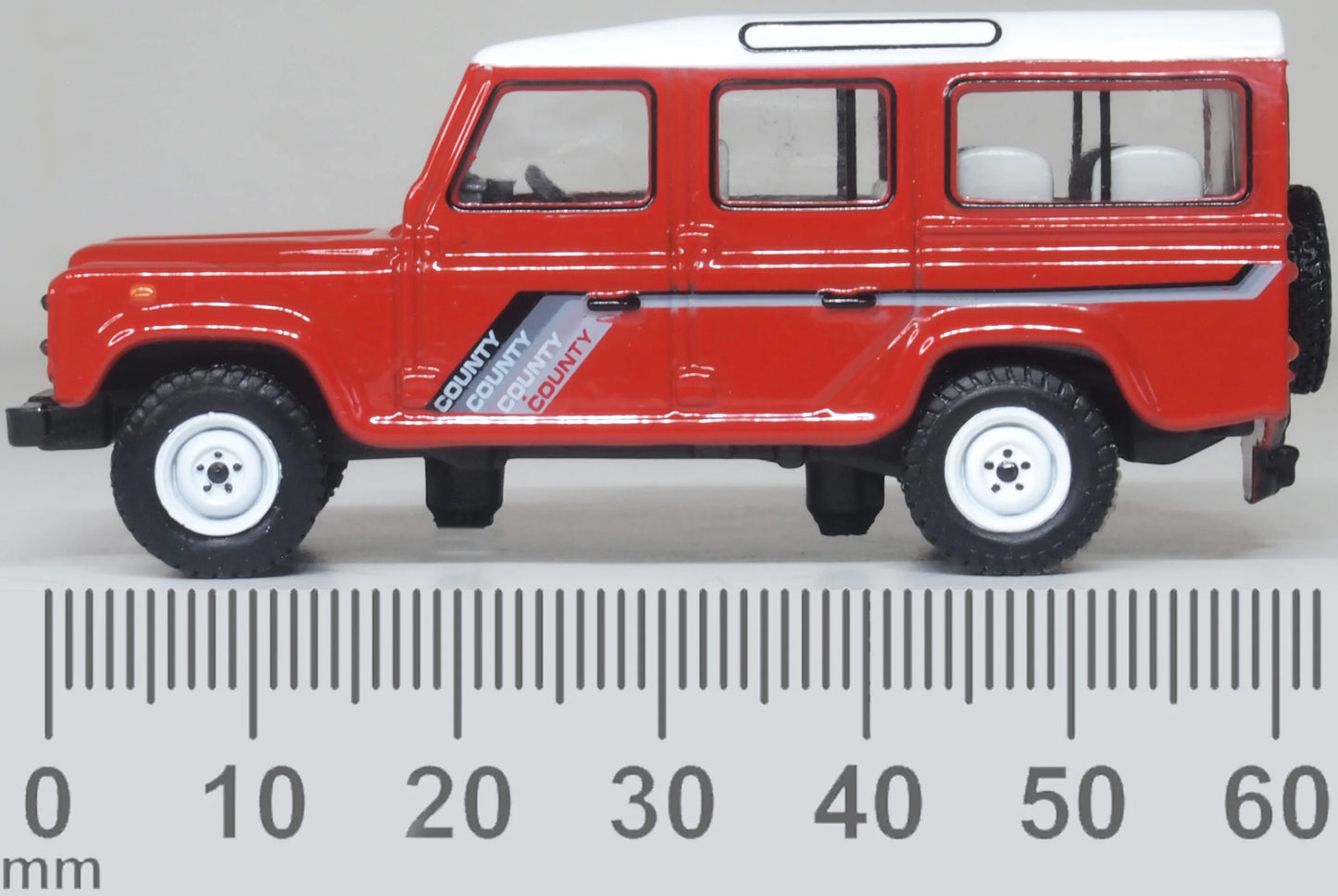 Land Rover Defender LWB St. Wagon Masai Red