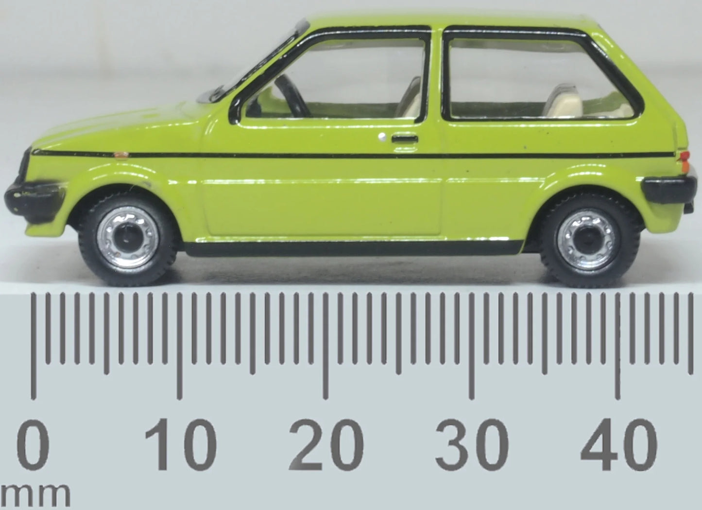 76MET004 Austin Mini Metro Appplejack