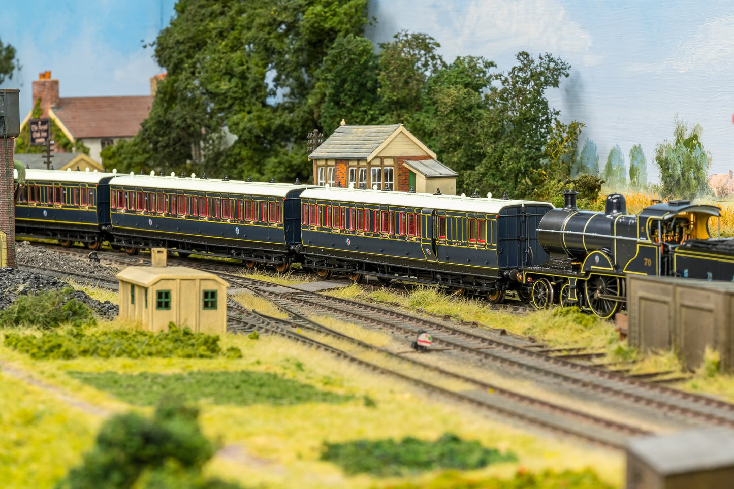 974004 Midland Railway 483 Class 4-4-0 SDJR Blue No.70 Steam Locomotive