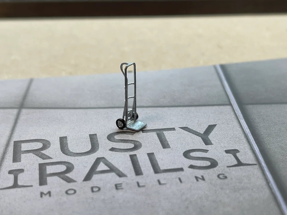 OO Gauge Hand/Sack Trucks (Pack of 6) - Unpainted