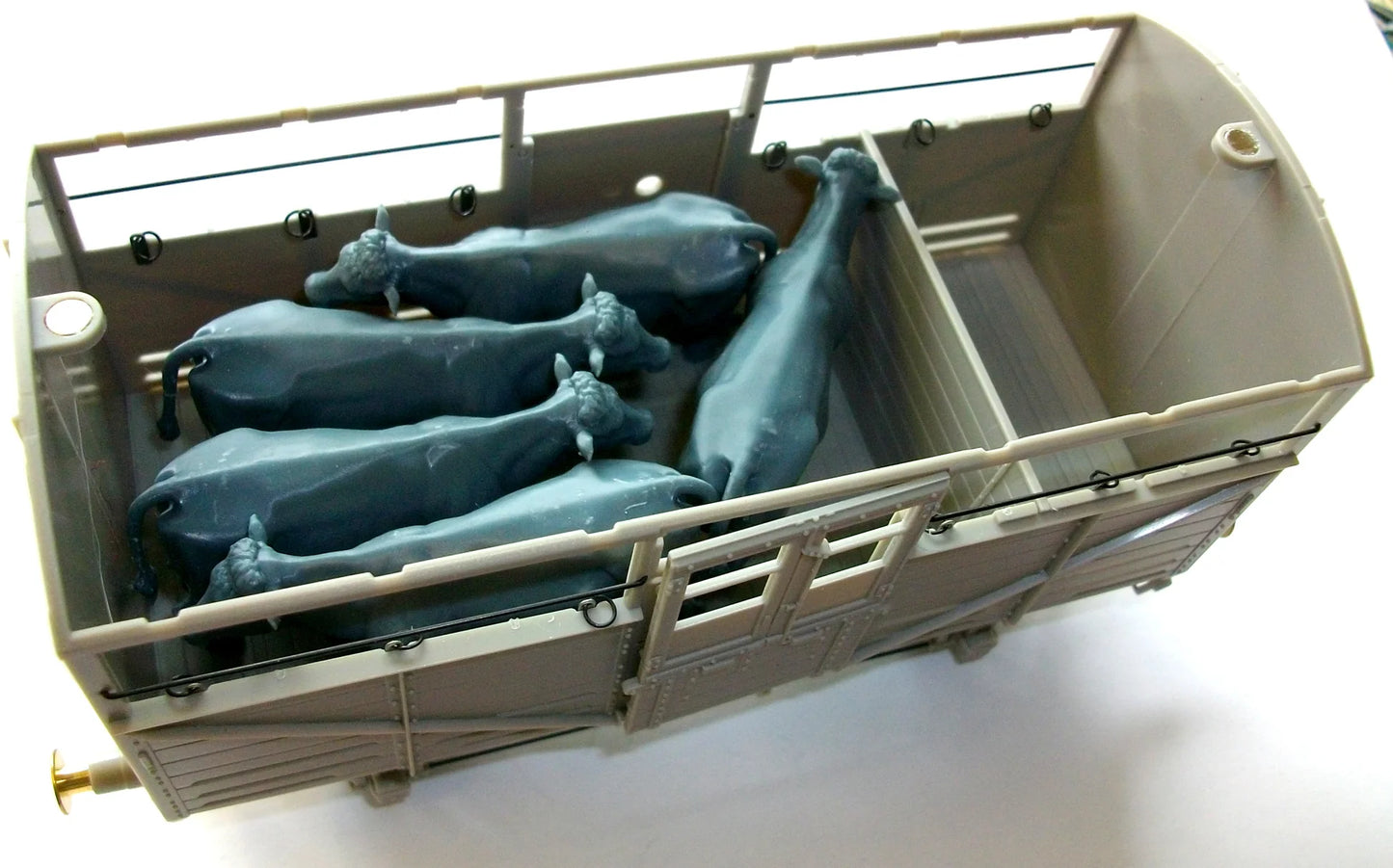 99011-148 N Gauge Farm Animals - Cattle Wagon Bundle