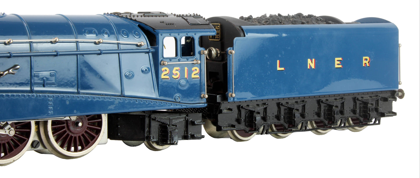Pre-Owned LNER Garter Blue Class A4 4-6-2 'Silver Fox' 2512 Steam Locomotive
