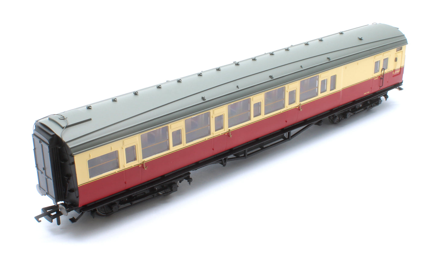 BR Maunsell Brake Third Class S2756S Set 226