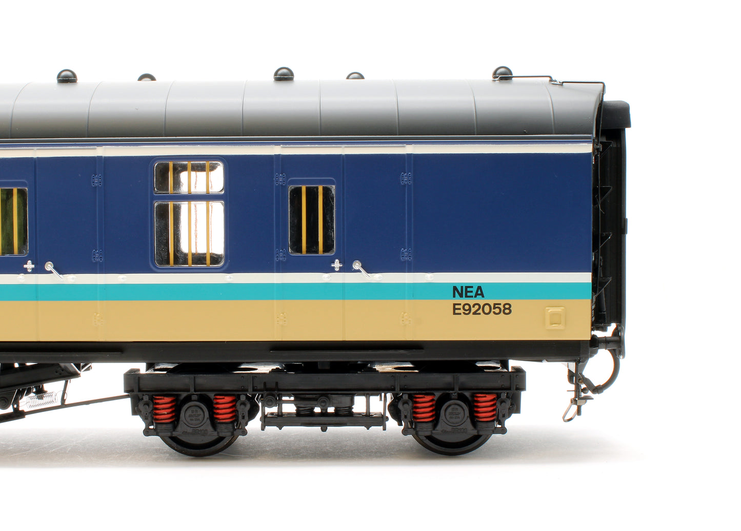 Mk1 Brake Gangwayed Provincial Trans-Pennine E92058 (B4)