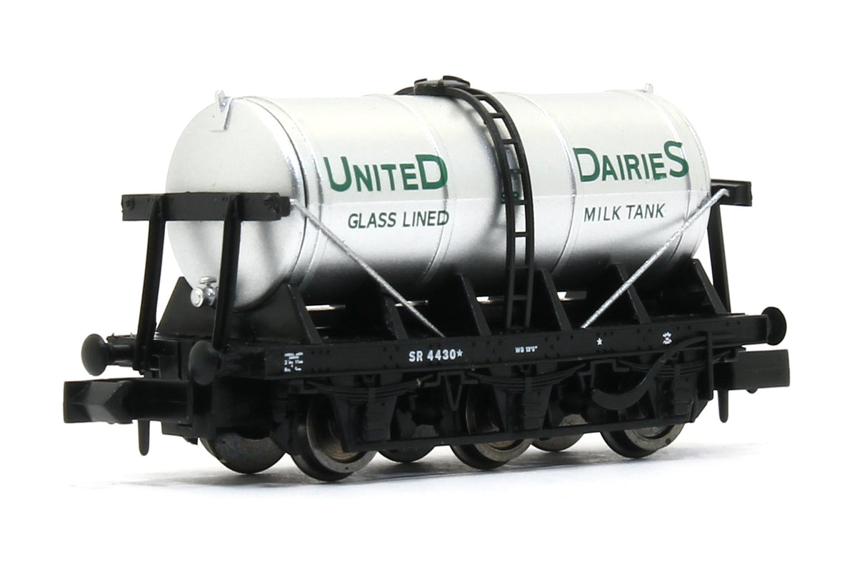 Pre-Owned 2F-031-023 6 Wheel Milk Tanker United Dairies (Green Text) 4430