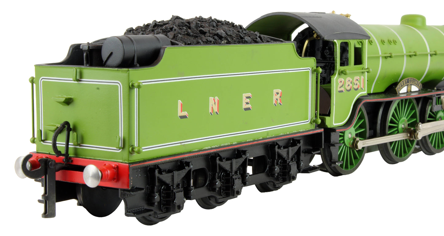 Pre-Owned Class B17 4-6-0 LNER Apple Green Livery 2851 'Derby county' Steam Locomotive