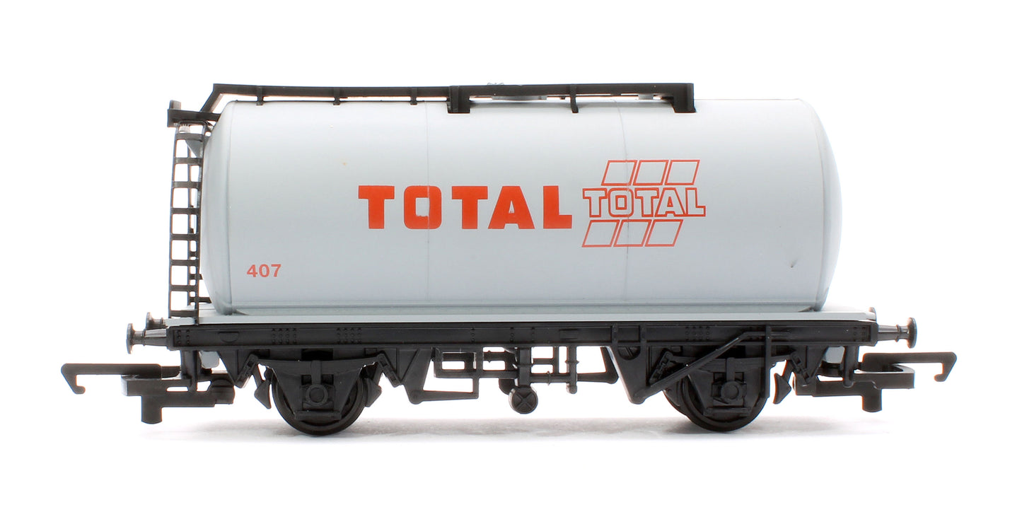 Pre-Owned RailRoad Set Of 3 Assorted Fuel Tank Wagons