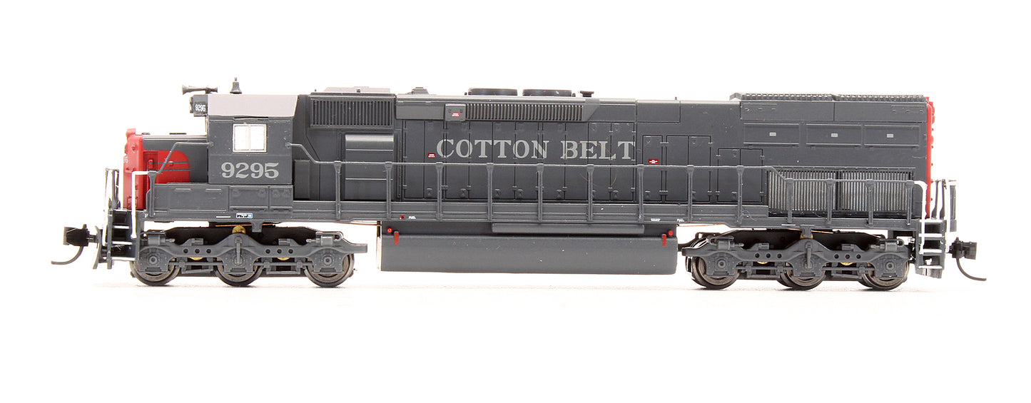 Pre-Owned 69501-05 SD45T-2 Diesel Locomotive Cotton Belt - Road #9295