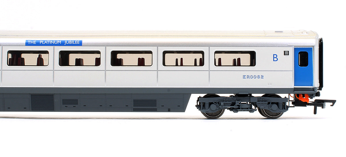 Pre-Owned R40355 Mk3 Sliding Door Trailer First Disabled Platinum Jubilee of HM Queen Elizabeth II ER0062