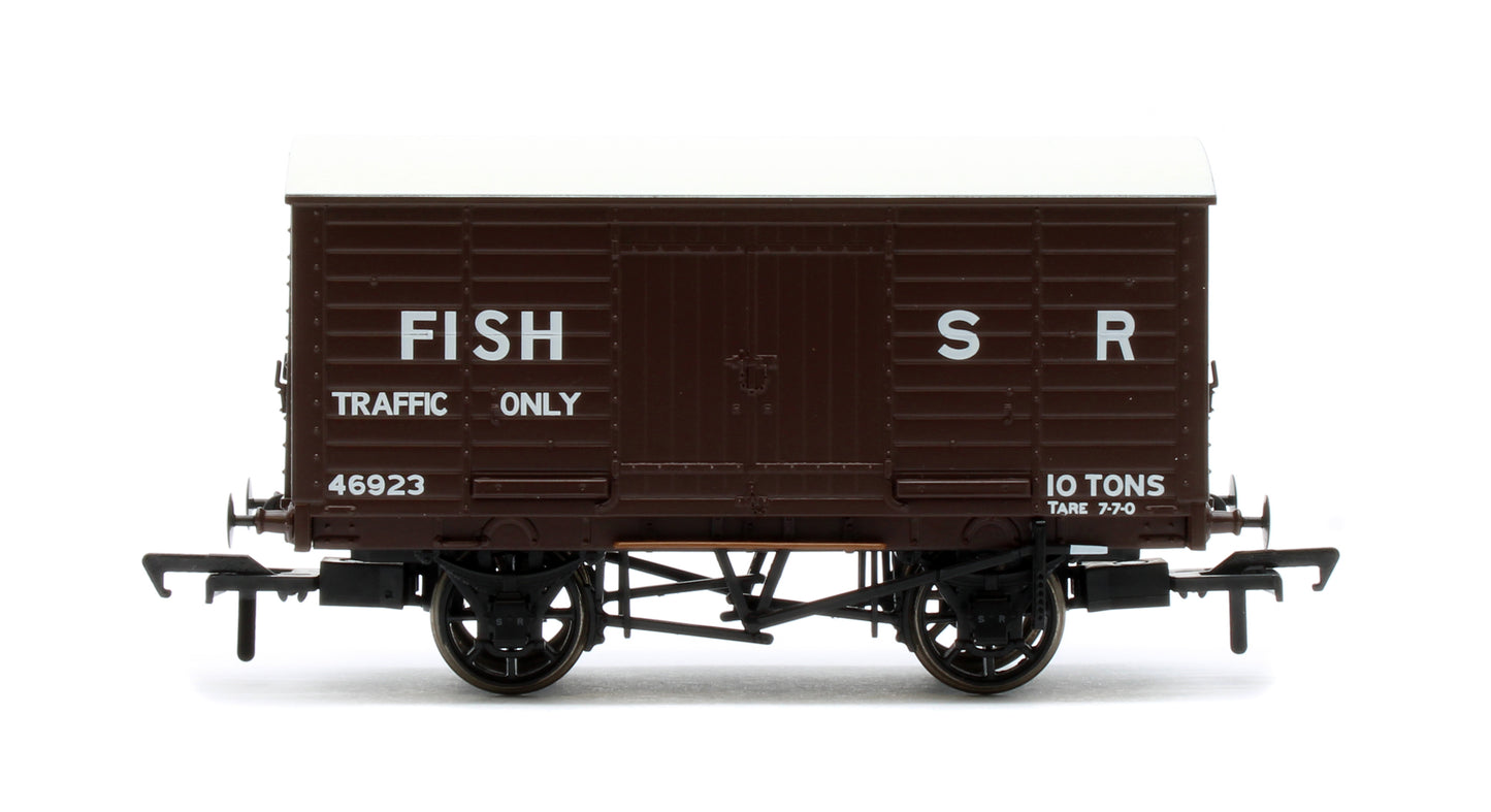 979009 LB&SCR Dia.8-Ton Goods Van SR (as preserved) No.46923