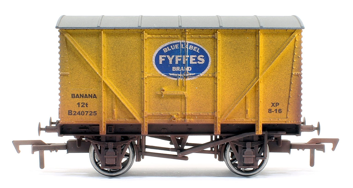 Pre-Owned Banana Van Fyffes Yellow B240725 Weathered