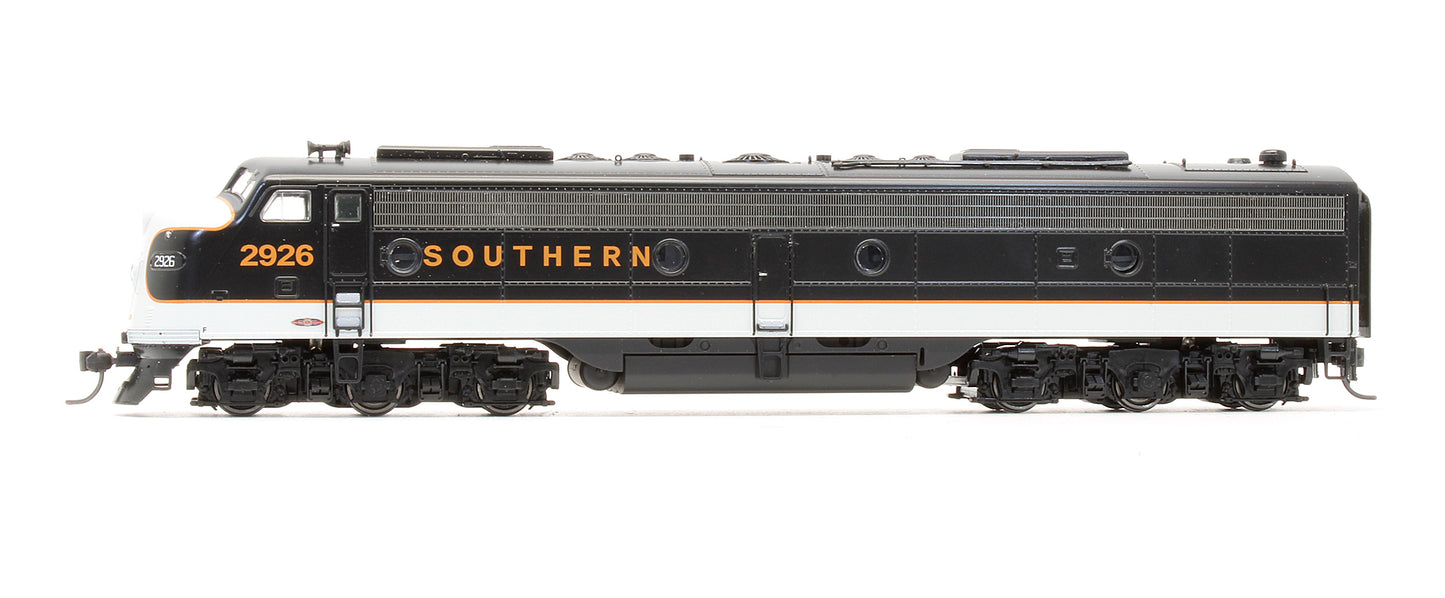 Pre-Owned EMD E8A Diesel Locomotive Southern - Road #2926 - With Sound