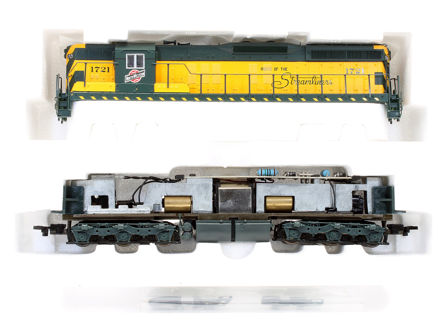 Pre-Owned SD9 Diesel Locomotive C&NW W/Dynamic Brake- Road #1721