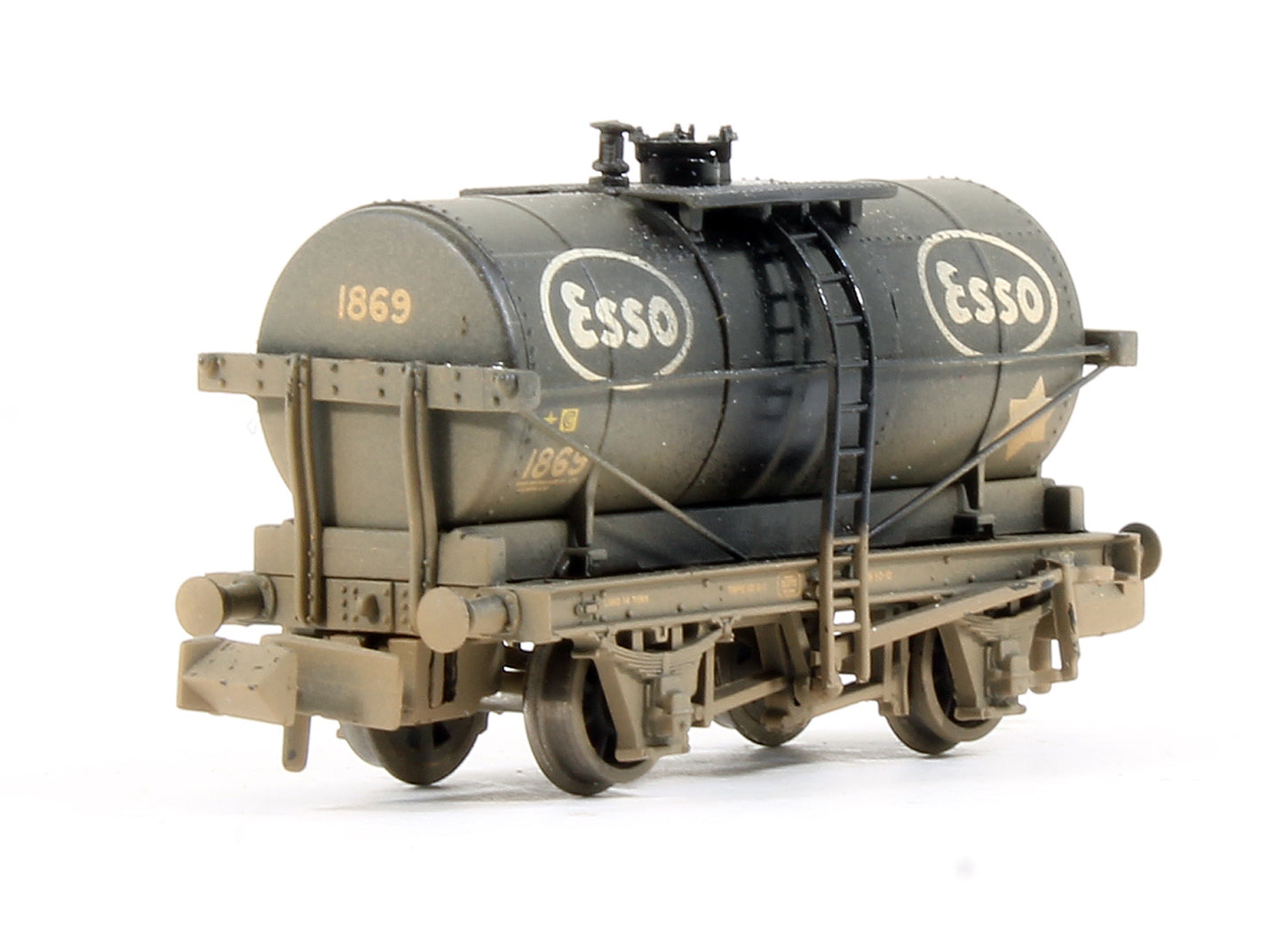 Pre-Owned Set Of 3 14T Tank Wagons Esso (Weathered)