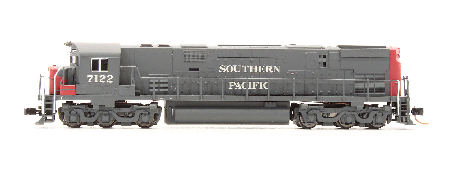 Pre-Owned 40 001 976 C-628 Diesel Locomotive Southern Pacific - Road #7122
