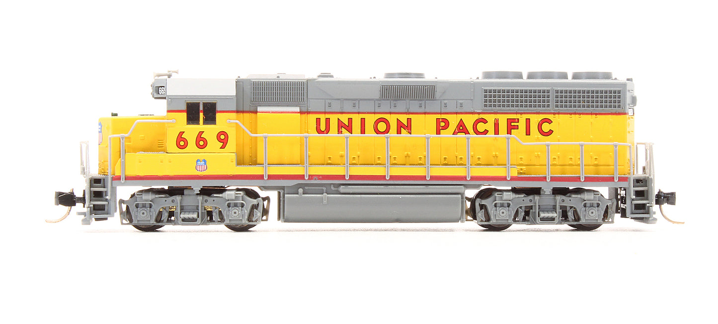 Pre-Owned 48535 GP40 Diesel Locomotive Union Pacific - Road #669