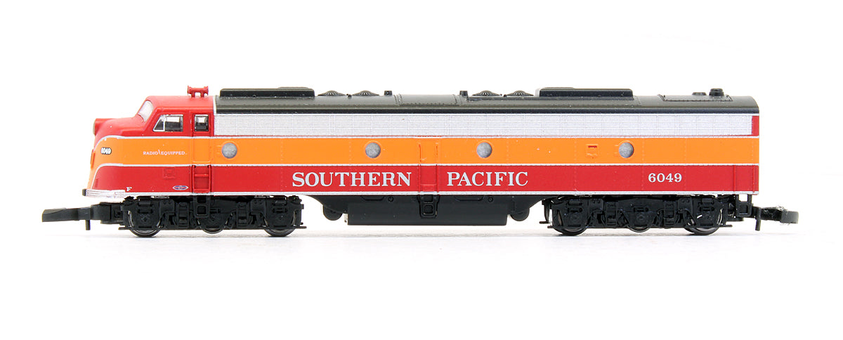 Pre-Owned Southern Pacific E9 - Road #6049 Diesel Locomotive