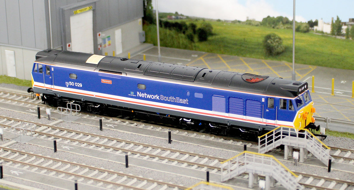 ACC2520 Class 50 BR Revised NSE (Dark Blue with West of England Branding) 'Renown' No.50029 Diesel Locomotive