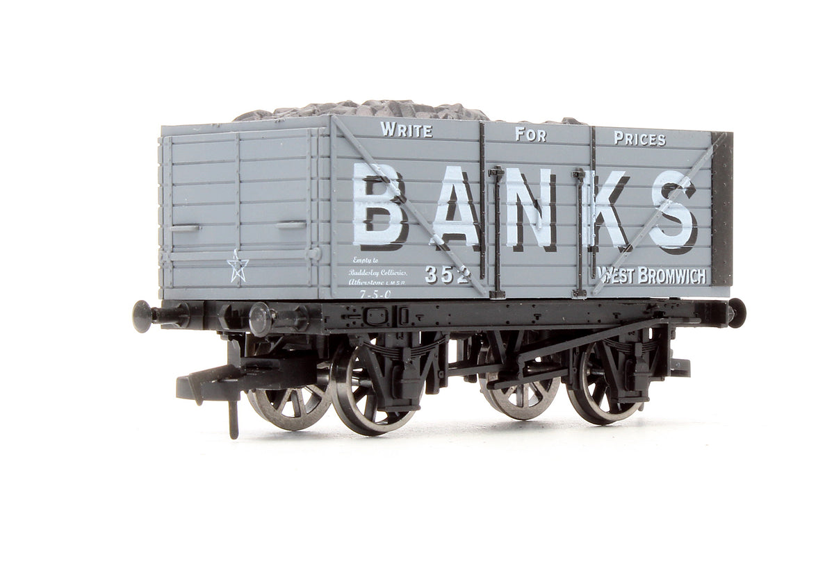 Pre-Owned 'Banks' 8 Plank Wagon '352'