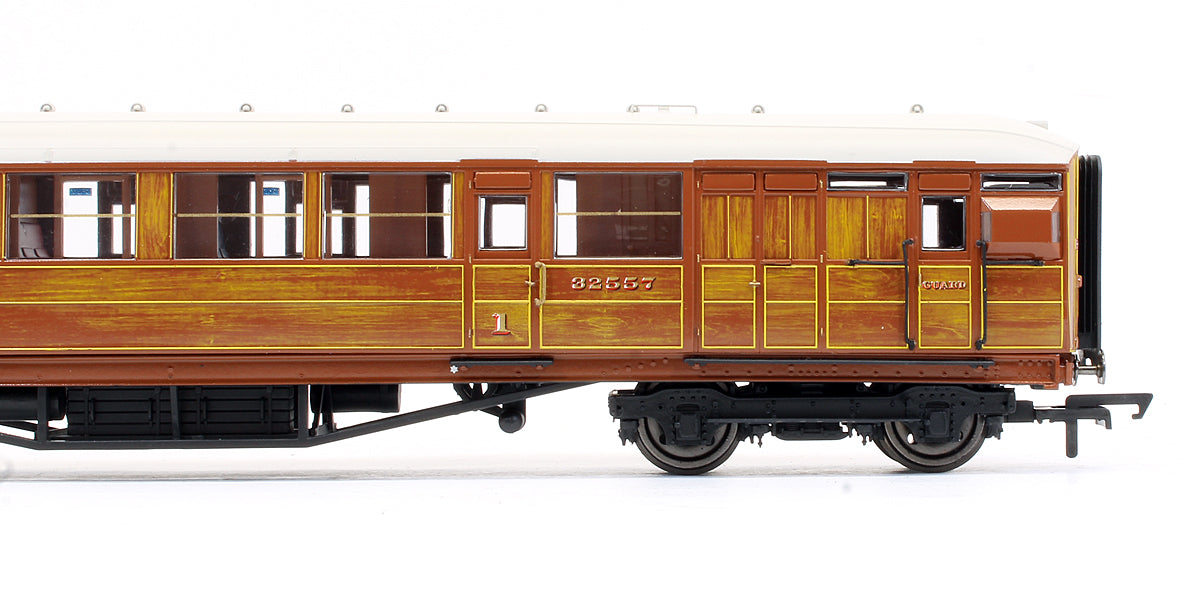 Pre-Owned R4826 LNER 61'6" Gresley Corridor Brake Composite '32557'