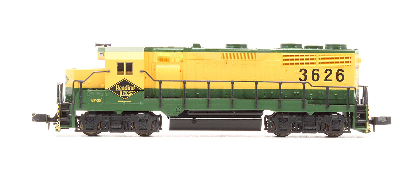 Pre-Owned 4639 GP35 Diesel Locomotive Reading Lines - Road #3626