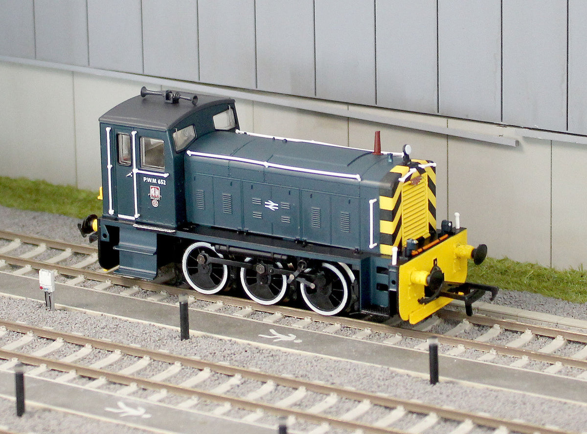 MR-404 Ruston PWM 165DE Shunter BR Blue PWM652 Diesel Locomotive