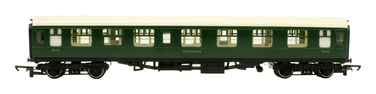 Pre-Owned R622 SR Malachite Composite Coach With Seats '5015'