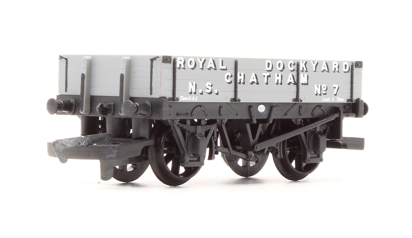 Pre-Owned R6008 'Dockyard' 3 Plank Wagon No.7