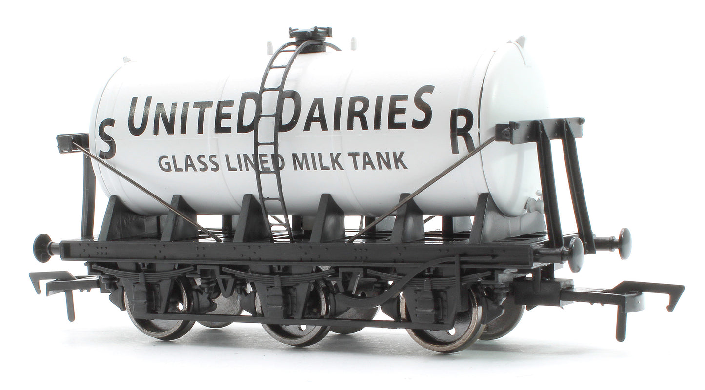Pre-Owned 4F-031-001 SR United Dairy 6 Wheel Milk Tanker