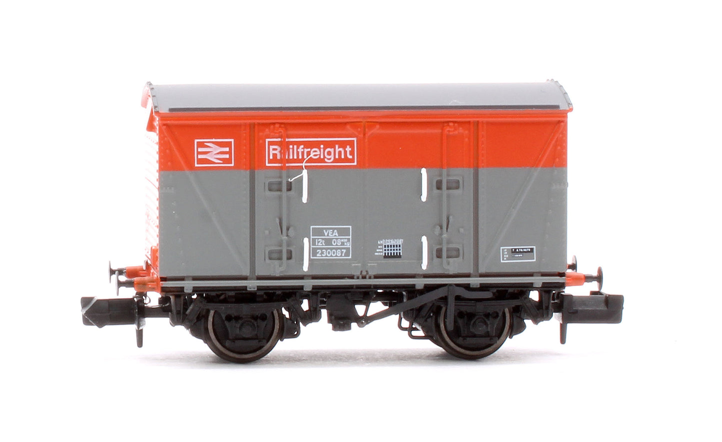 Set of 3 BR 12T VEA Ventilated Vans, BR Railfreight Red/Grey