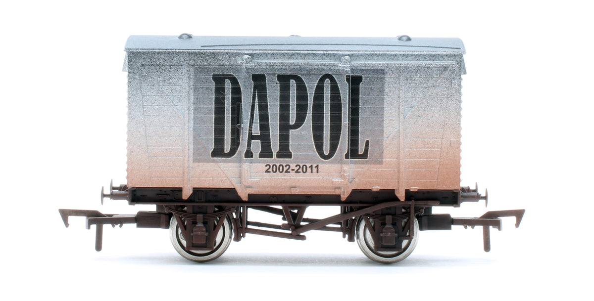 4F-011-196 Ventilated Van Dapol Logo 2002-2011 - Weathered