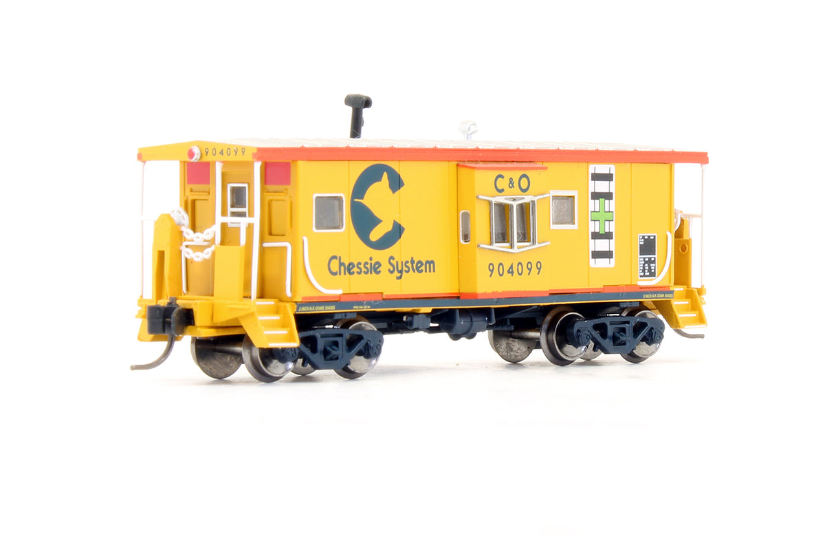 Pre-Owned Int. Ph. 4 Bay Window Caboose Chessie C&O Green Cross - Road #904099