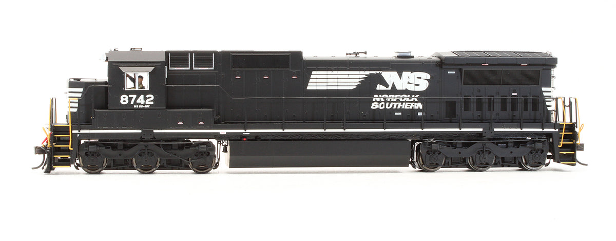 Pre-Owned Dash 8-40C Norfolk Southern "Horsehead" Diesel Locomotive - Road #8742 - DCC Sound