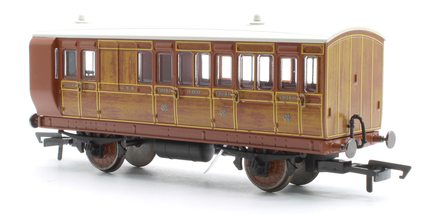 Pre-Owned R40106 GNR 4 Wheel 3rd Class Coach No.399 - With Lights