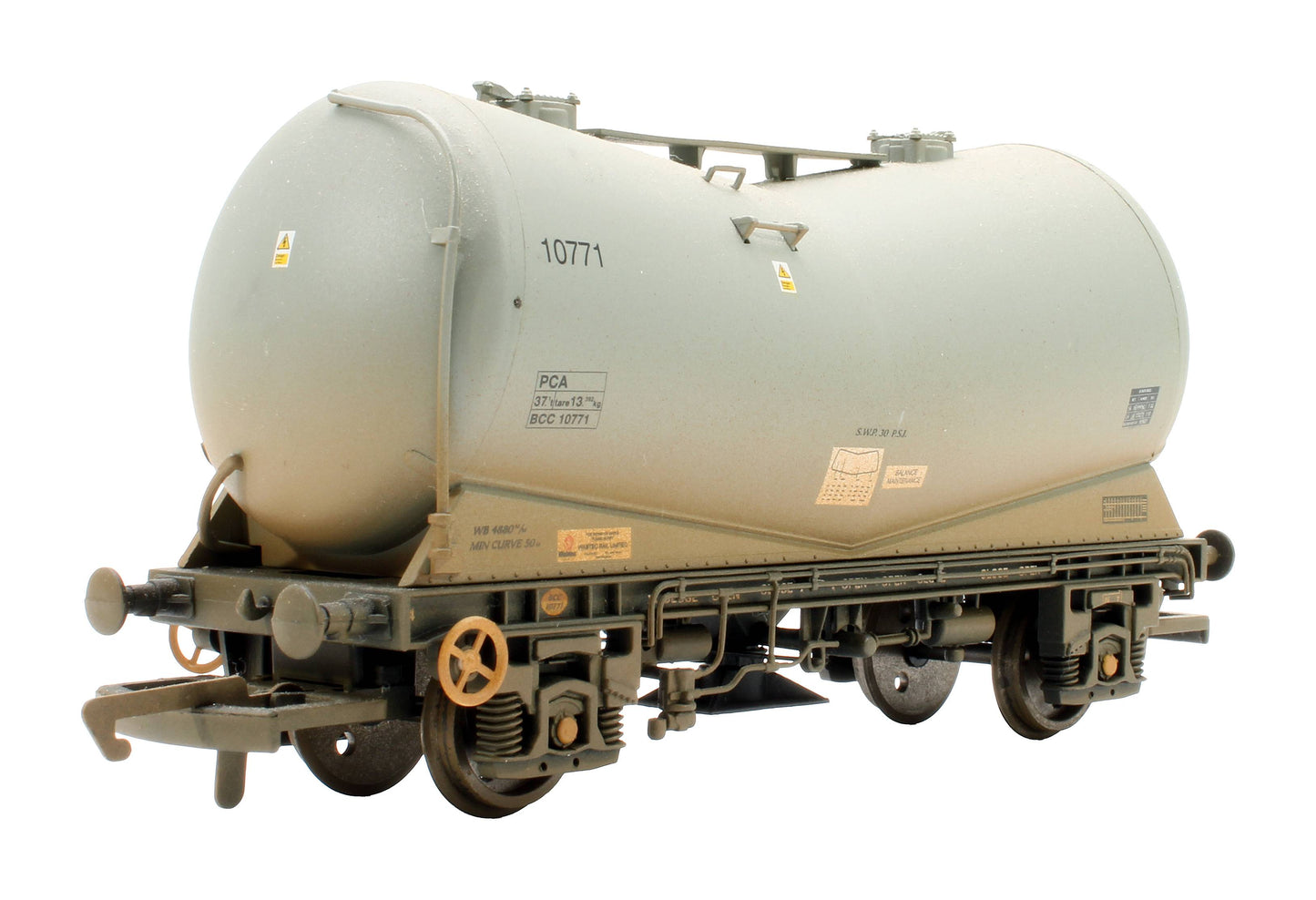Pre-Owned R6388 Set Of 3 VEE Tank Wagons - Weathered
