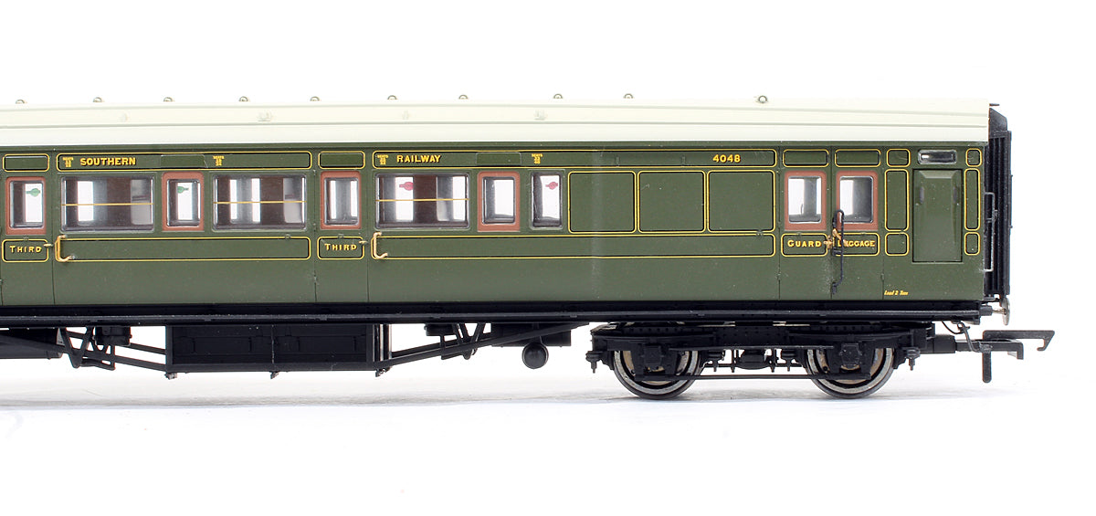Pre-Owned R4300A SR Maunsell 6 Compartment Brake Coach '4048'