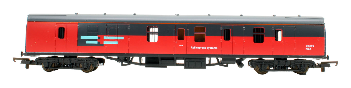 Pre-Owned 305349A7 RES BR Mk1 Full Brake Coach '92355'