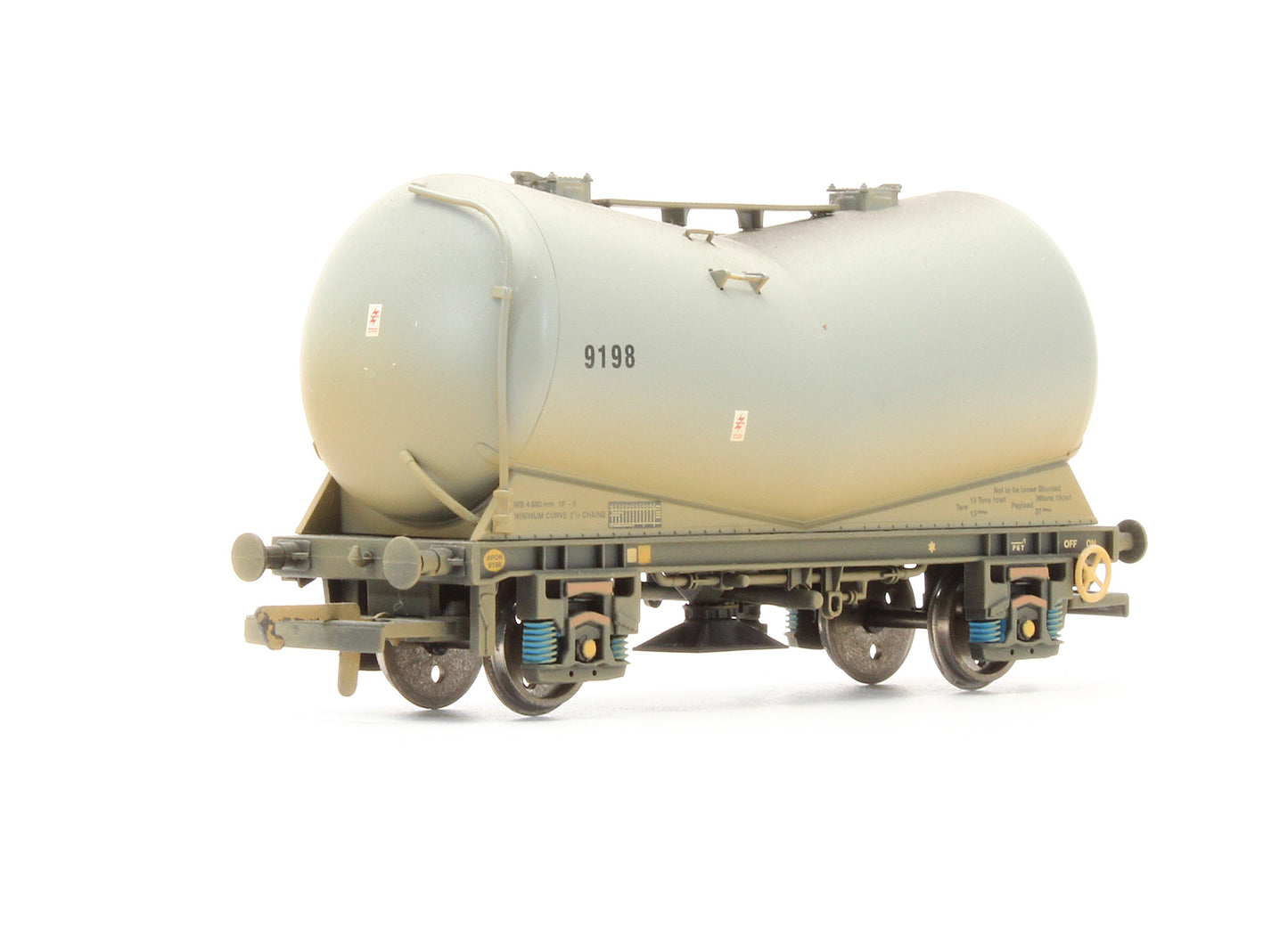 Pre-Owned Set Of 3 VEE Tank Wagons - Weathered