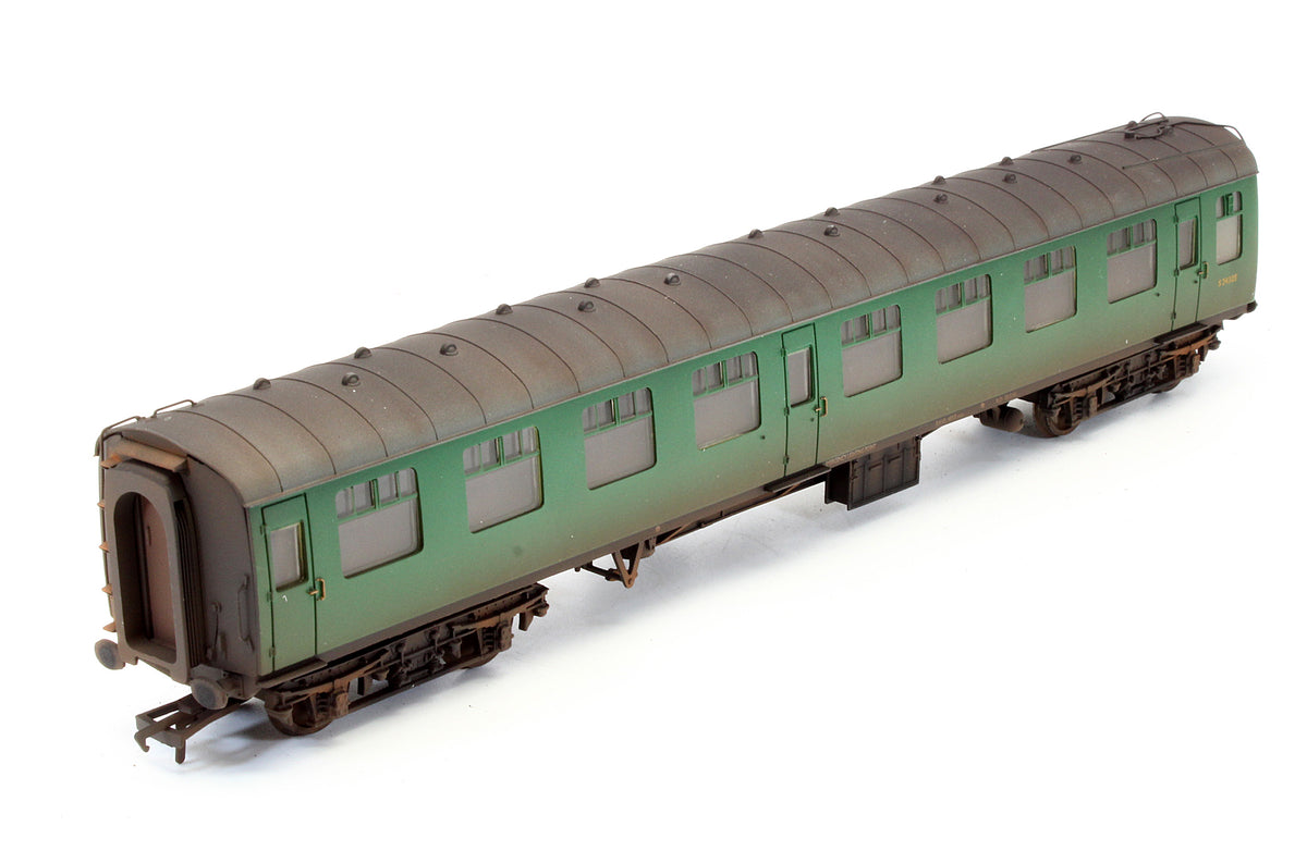Pre-Owned BR MK1 Corridor SK Coach (SR) Green 'S24305' - Custom Weathered