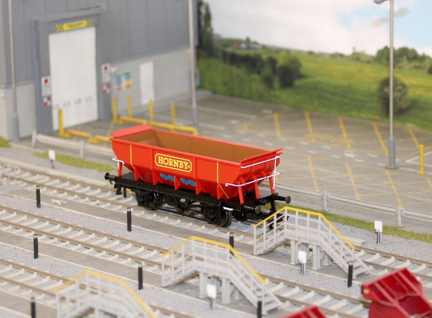 R60327 2026 Hornby Wagon