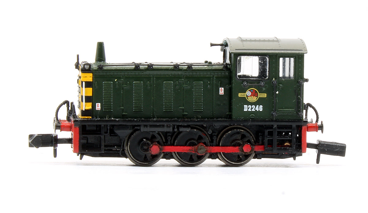 Pre-Owned BR Green Class 04 Diesel Shunter Locomotive D2246 With Wasp Stripes - DCC Fitted
